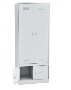 Шкаф металлический для одежды с закрытыми дверями двухстворчатый с отделениями под обув